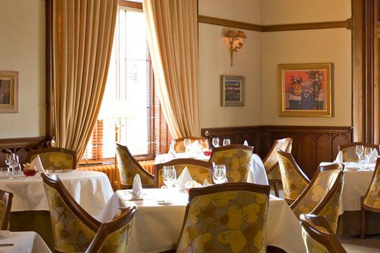 Mar Hall Golf & Spa Resort 비숍턴 외부 사진 The dining room at the Inn at the Opera
